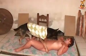 Thực sự hạnh phúc em bé chơi với một con ngựa